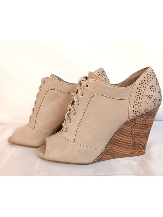 Gianni Bini Shoes - Gianni Bini Tan Leather Peep Toe Wedge Bootie Lace Up Laser Cut Sz 7